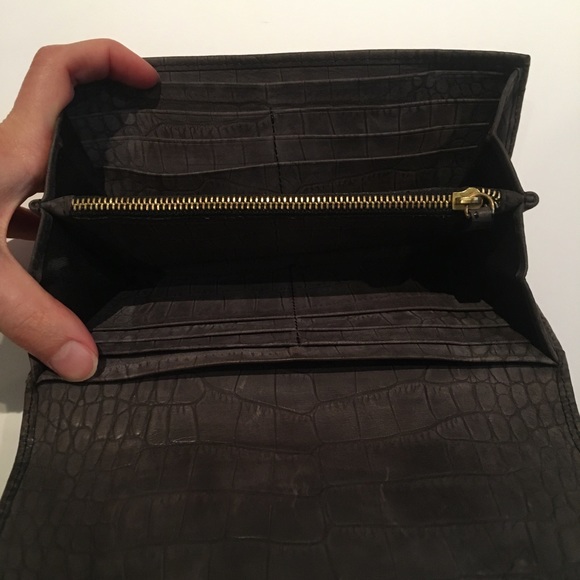 Authentic Givenchy brown leather wallet. - Picture 4 of 8